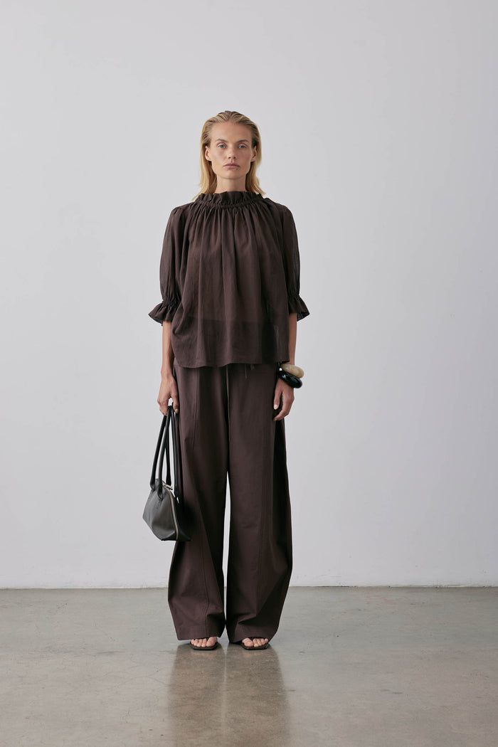 Gregory Peddle Top  Barolo