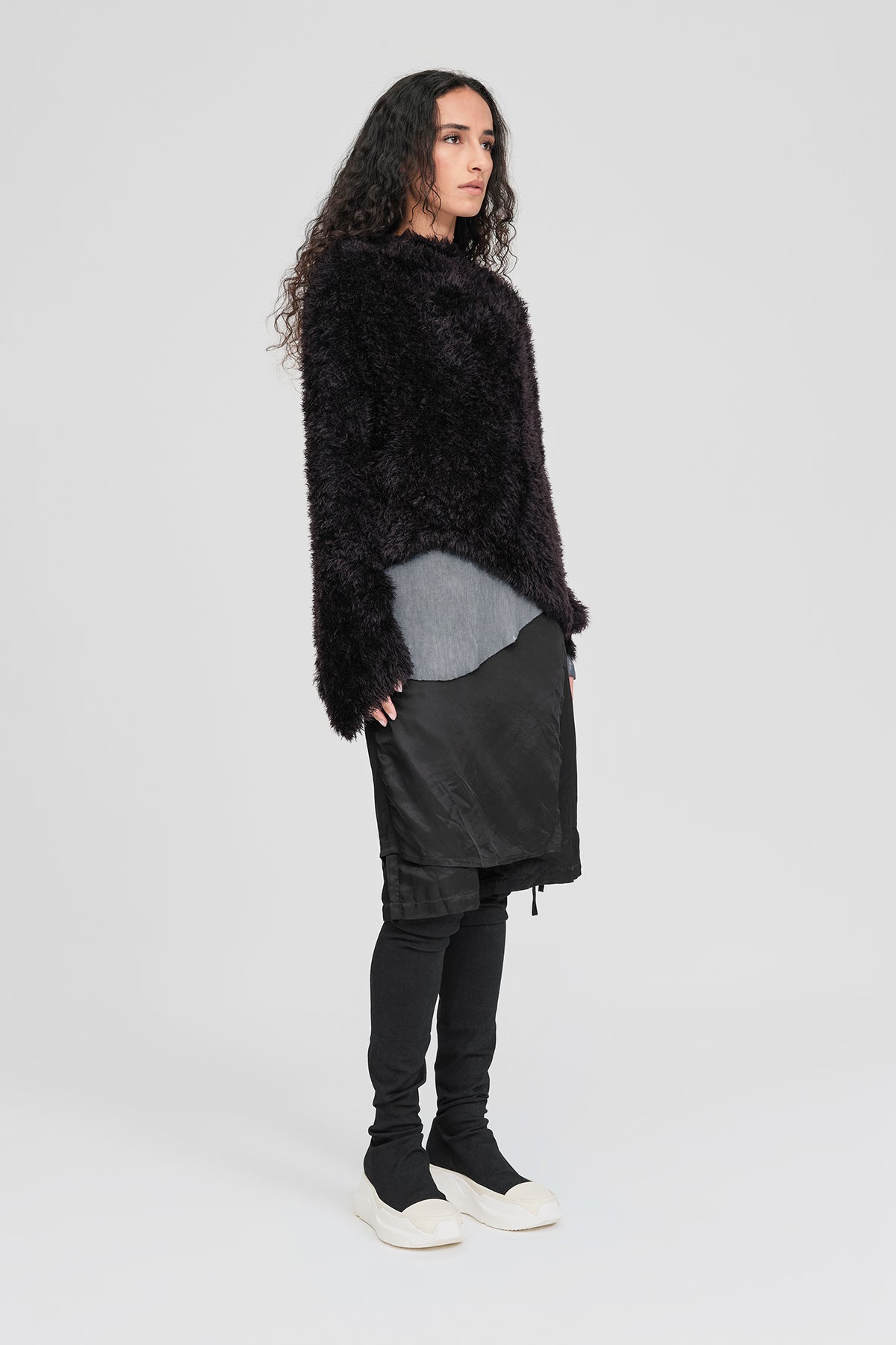 Taylor Sleeved Distort Shrug Black