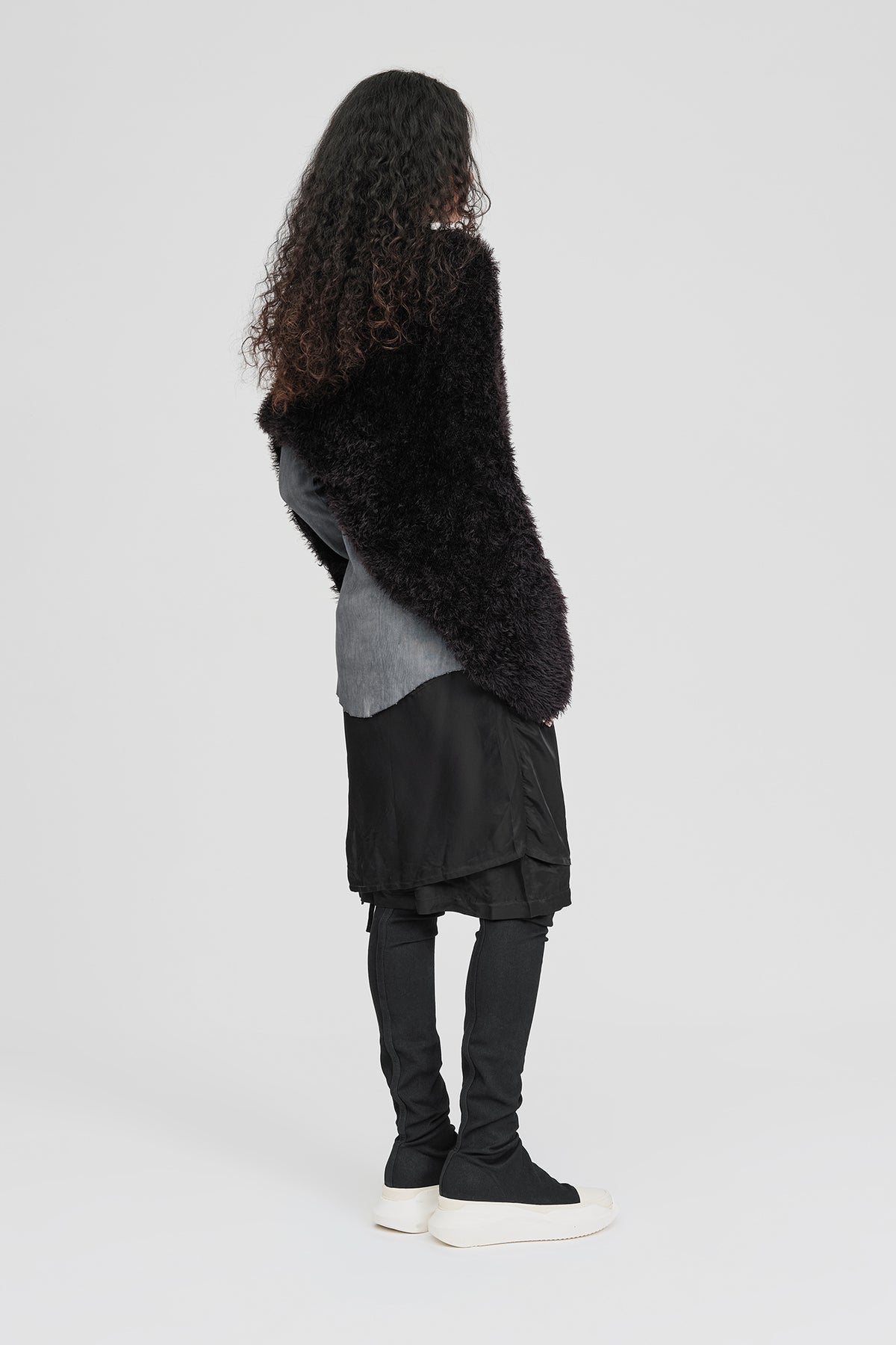 Taylor Sleeved Distort Shrug Black