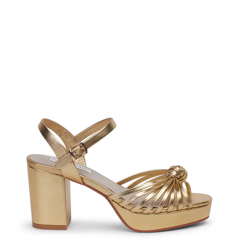 Kathryn Wilson Carrie Heel