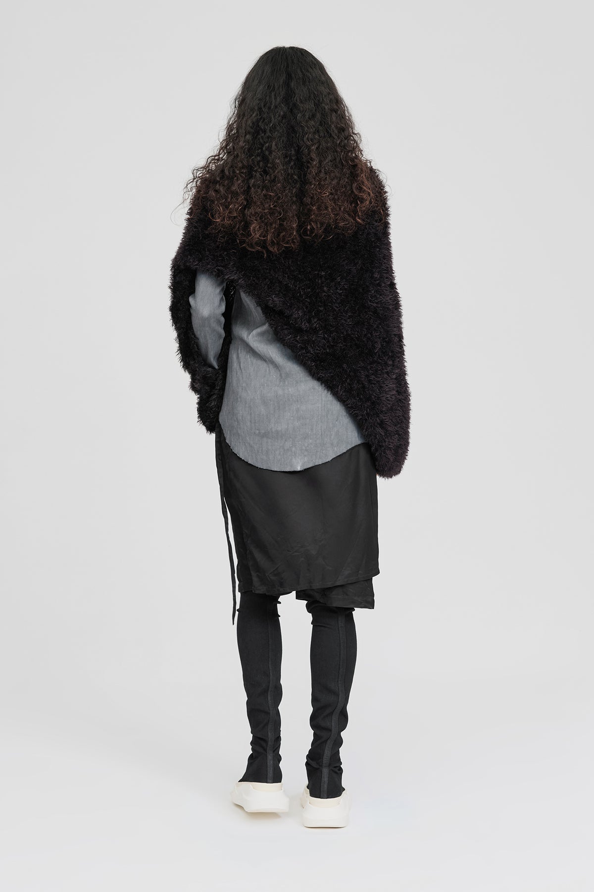 Taylor Sleeved Distort Shrug Black