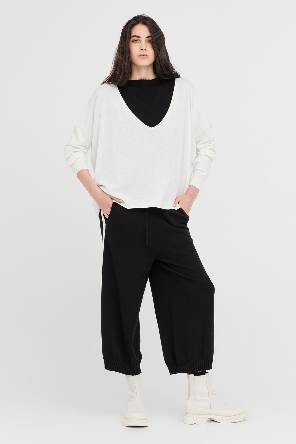 Taylor Cropt Contentment Pant Black/Ivory