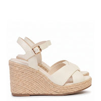Kathryn Wilson Gisele Wedge