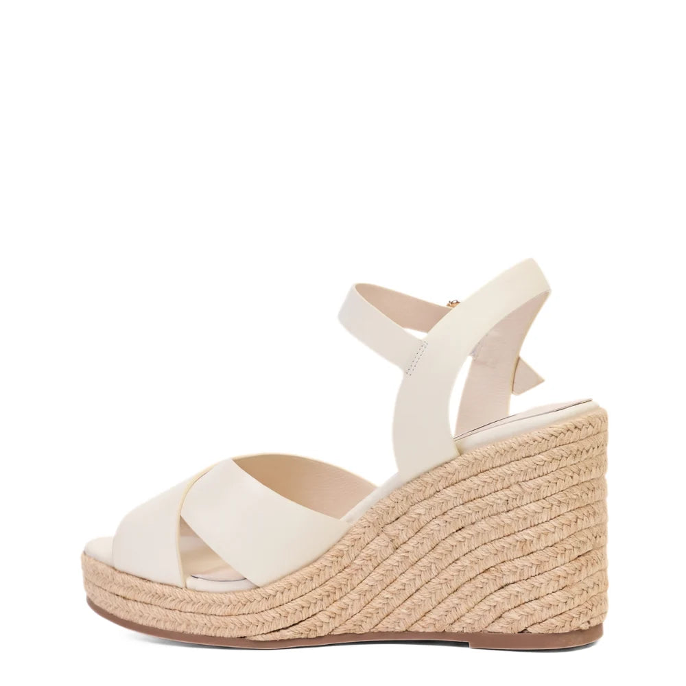 Kathryn Wilson Gisele Wedge