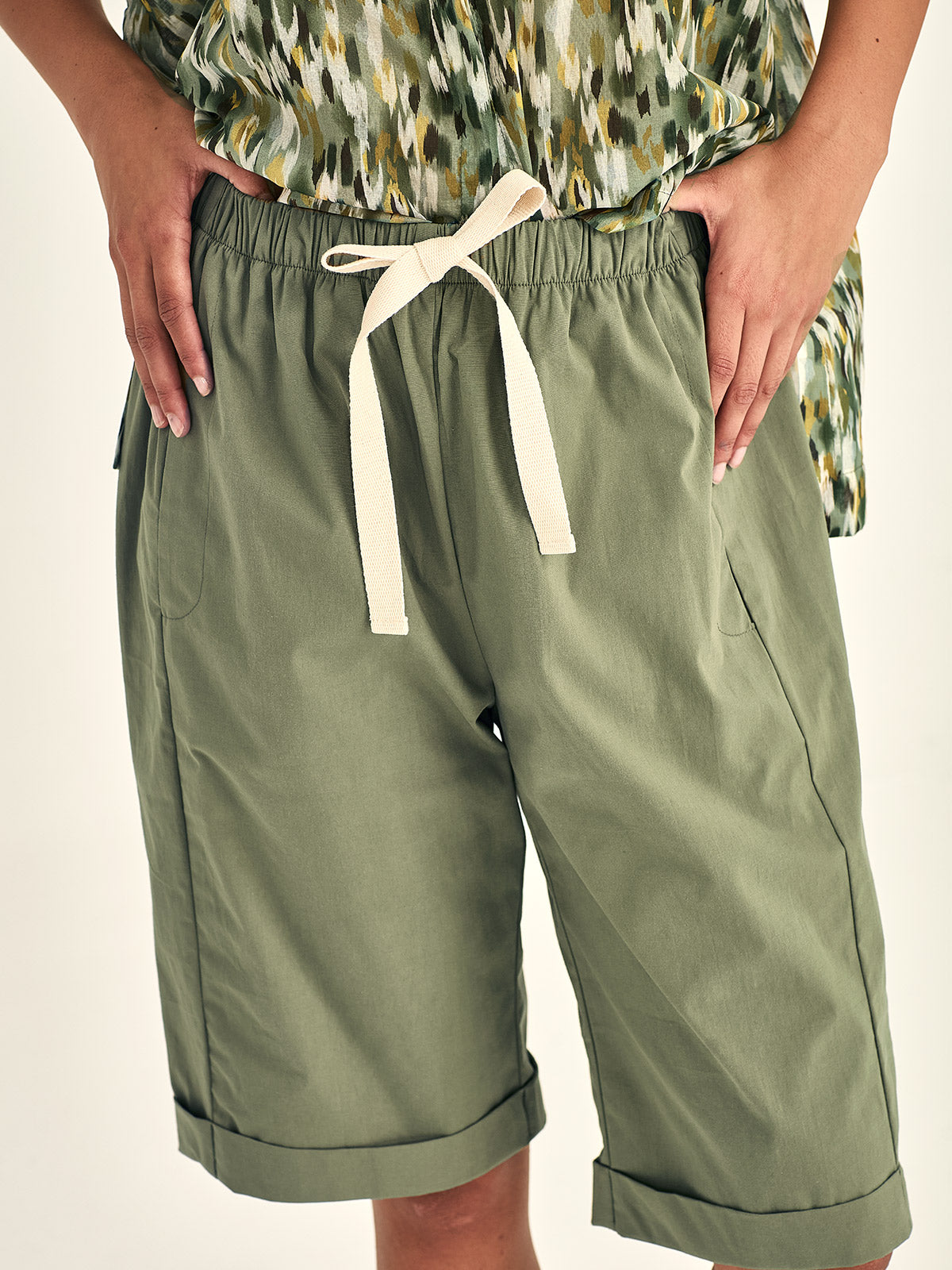 Caroline Sills Macy Shorts Khaki